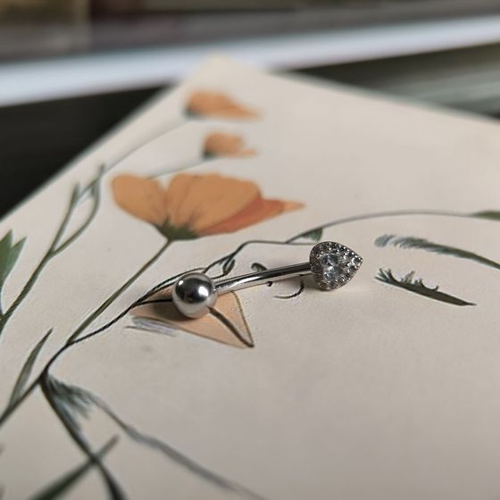 Silver piercing with phianites