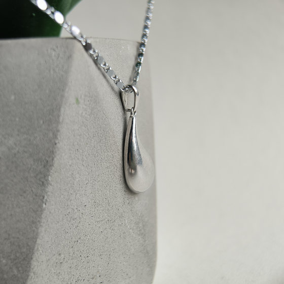 Silver pendant without stones
