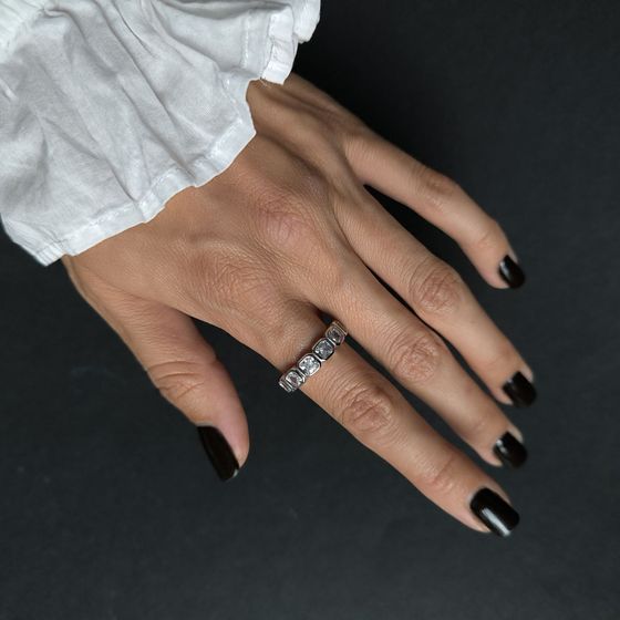 Срібна каблучка з фіанітами