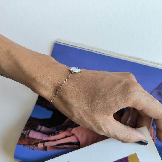 Silver bracelet with mother-of-pearl, phyanites