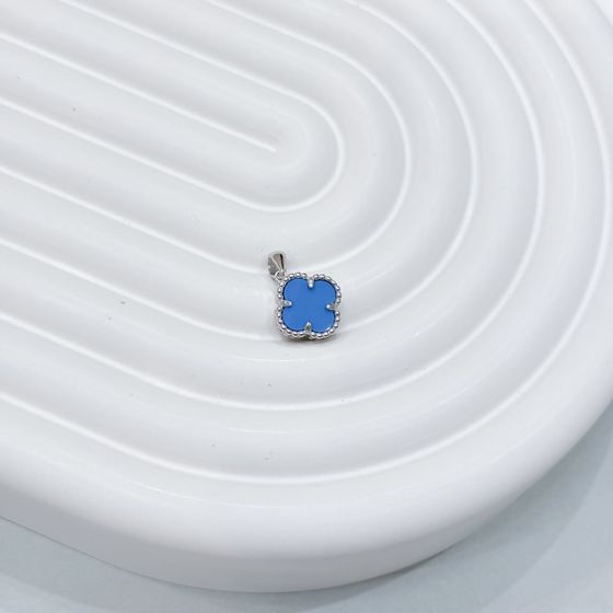 Silver pendant with turquoise