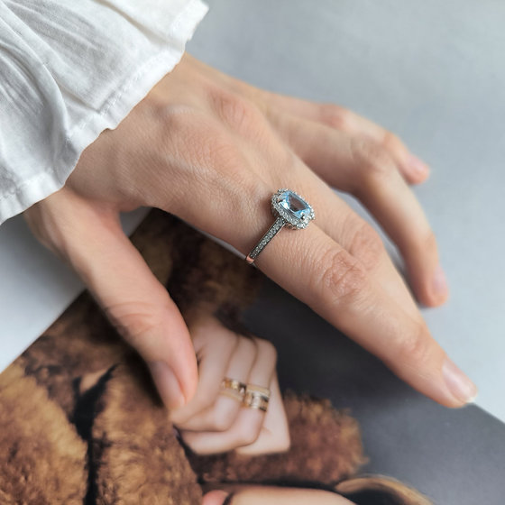 Срібні сережки з топазом 4.307ct, фіанітами