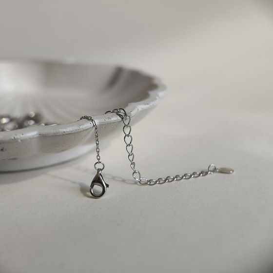 Silver necklace without stones