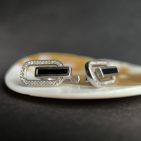 Silver earrings with cubic zirconia and onyx