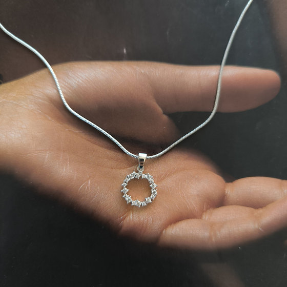 Silver pendant with cubic zirconia
