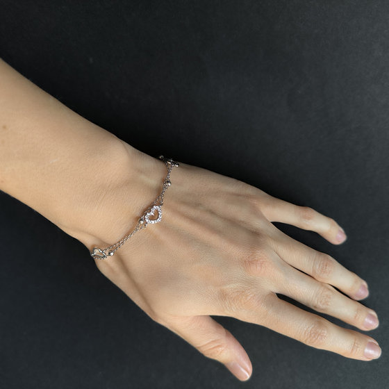 Silver bracelet with cubic zirconia