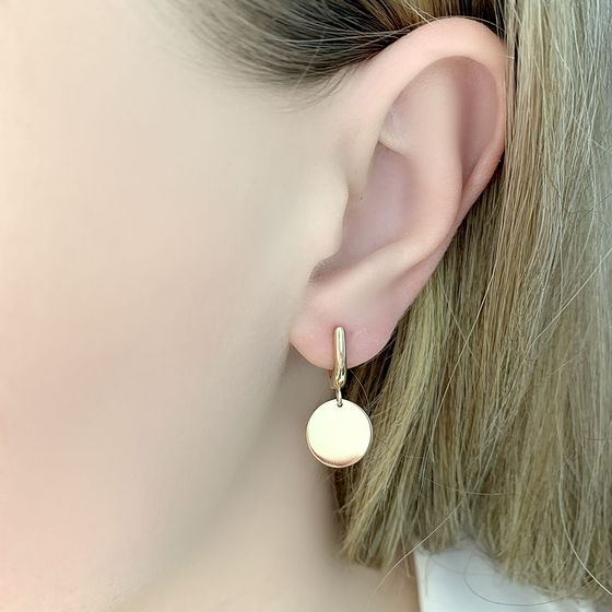 Gold earrings without stones