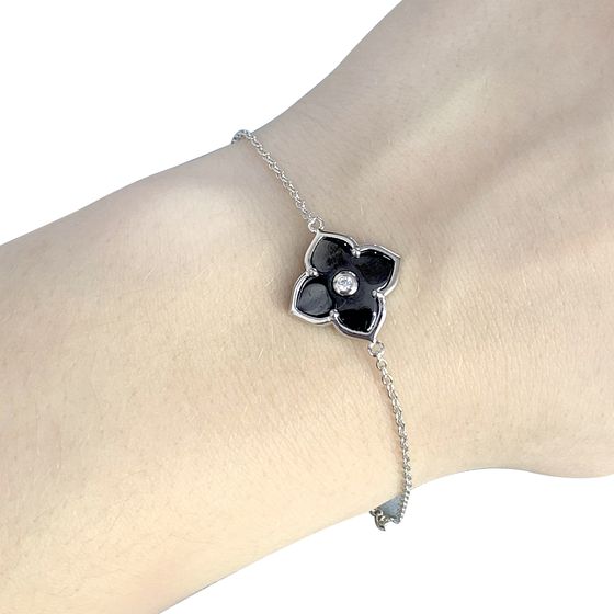 Silver bracelet with ceramics