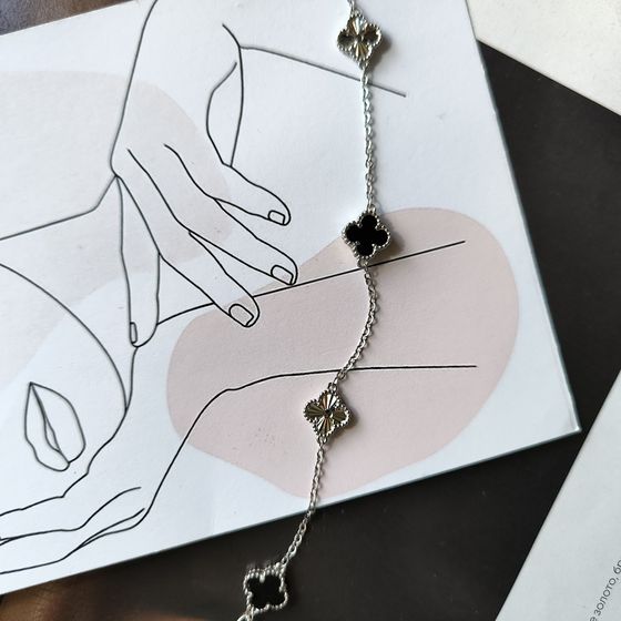 Серебряный браслет с ониксом