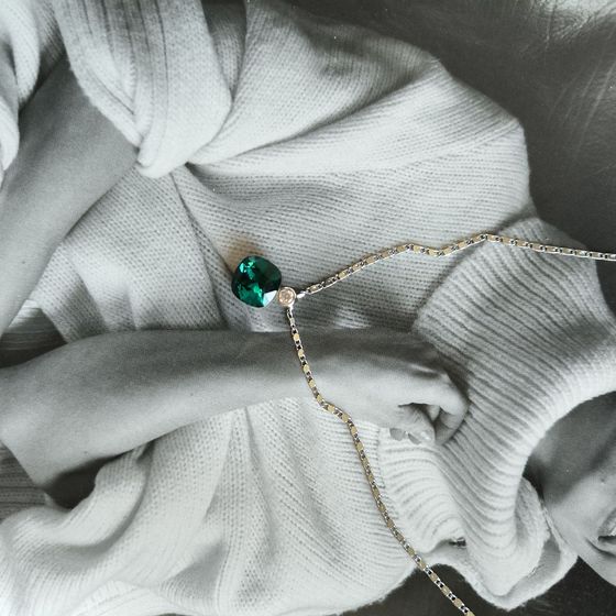 Silver pendant with phianites