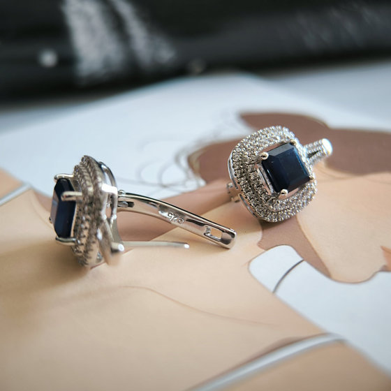 Срібні сережки з сапфіром 5.717ct, фіанітами
