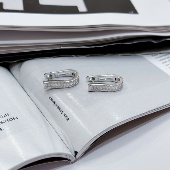 Серебряные серьги с фианитами