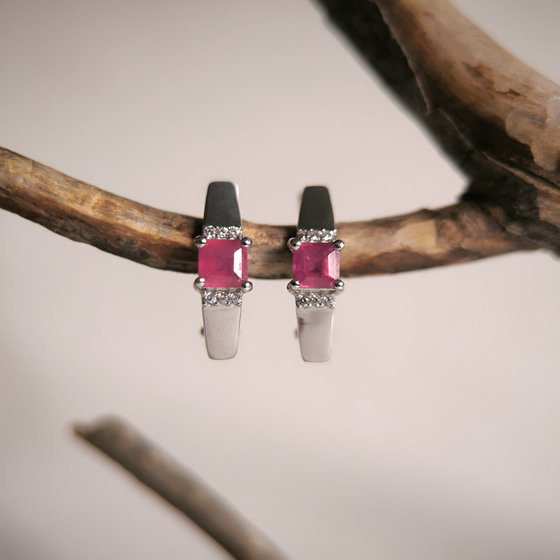 Серебряные серьги с рубином 1.053ct, фианитами