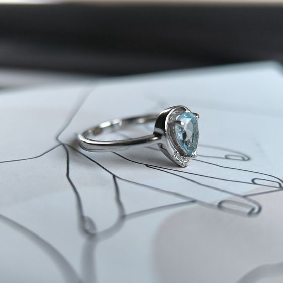 Срібна каблучка з топазом 0.938ct