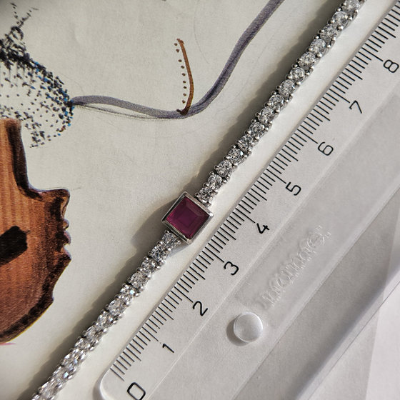 Silver bracelet with a 9.832ct ruby