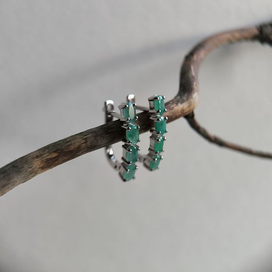 Срібні сережки зі смарагдом 1,675 карата