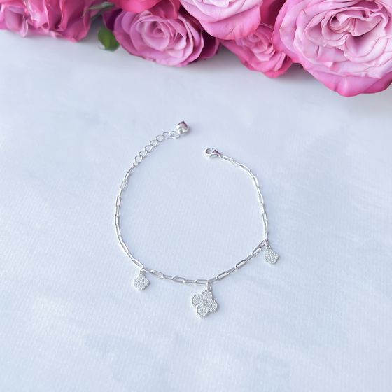 Silver bracelet with phianites