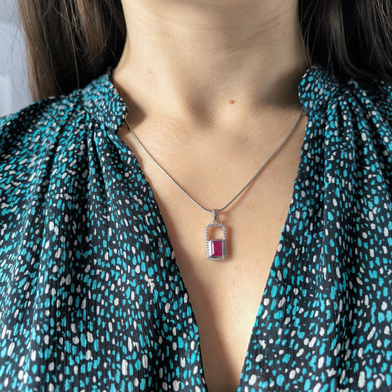 Срібна підвіска з рубіном 1.736ct, фіанітами