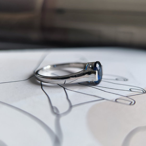 Срібне кільце з сапфіром nano 0.907ct