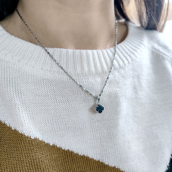 Срібна підвіска з оніксом