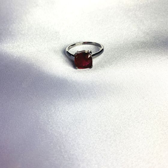 Серебряное кольцо с рубином 2.775ct
