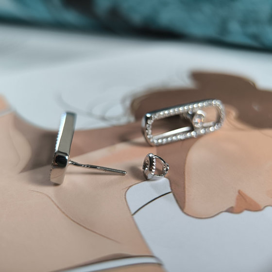 Срібні сережки з фіанітами