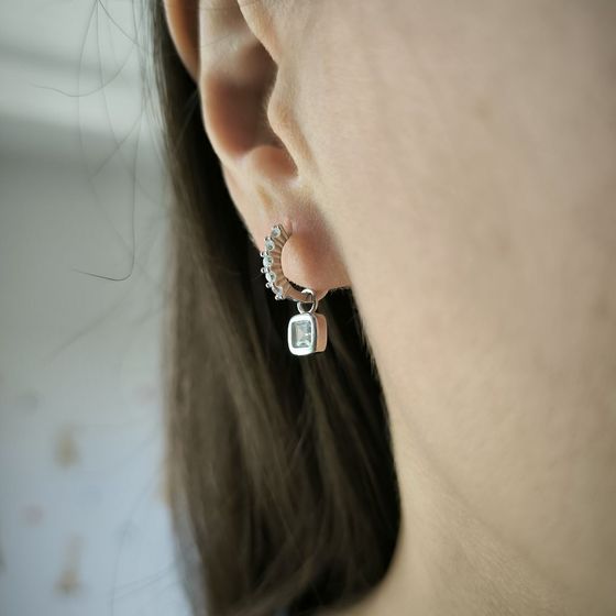 Срібні сережки з фіанітами