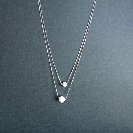Silver necklace with pearls
