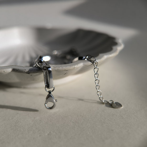 Silver bracelet with cubic zirconia