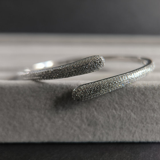 Silver bracelet with cubic zirconia