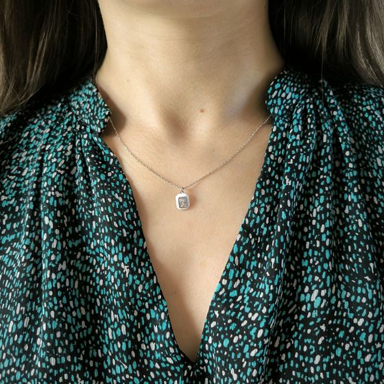 Silver necklace with phianites, semallu