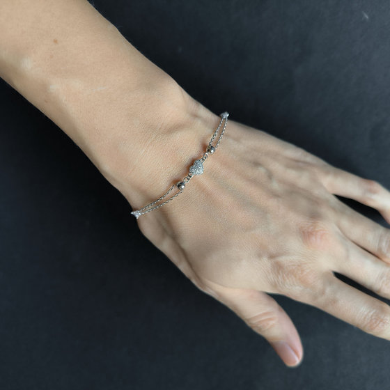 Silver bracelet with cubic zirconia