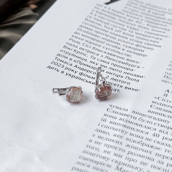 Silver earrings with 5.575 ct sultanaite