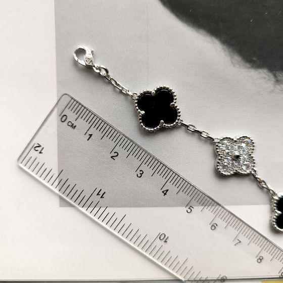 Срібний браслет з оніксом