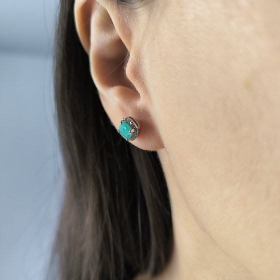 Срібні сережки зі смарагдом 1,13 карата