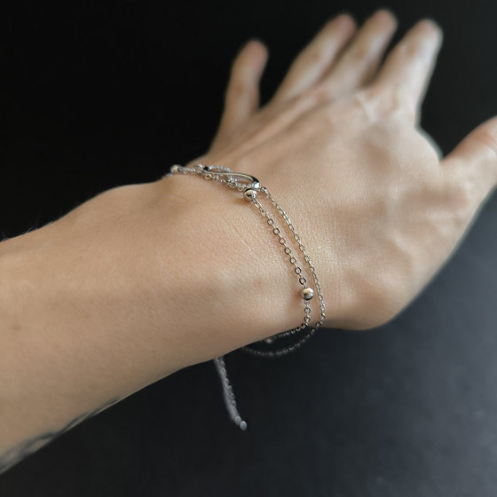 Silver bracelet with cubic zirconia