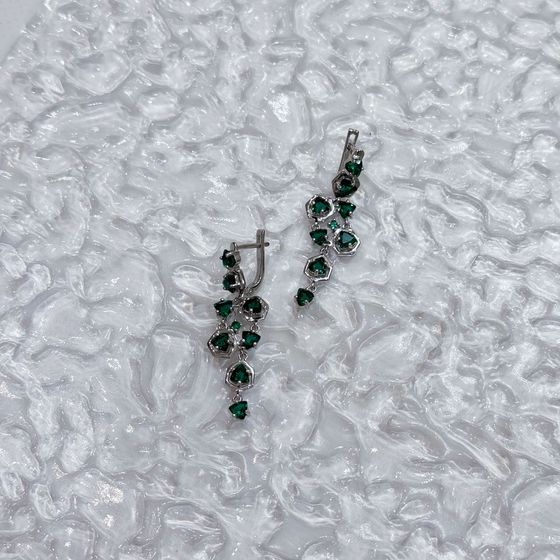 Silver earrings with a 3.625-carat nano emerald