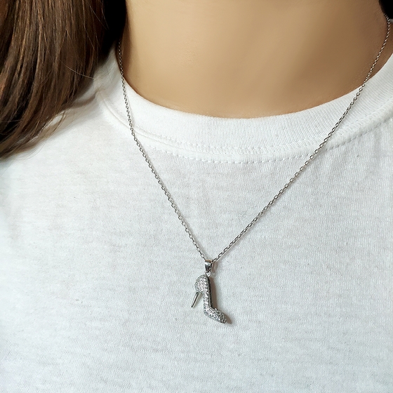 Silver pendant with phianites