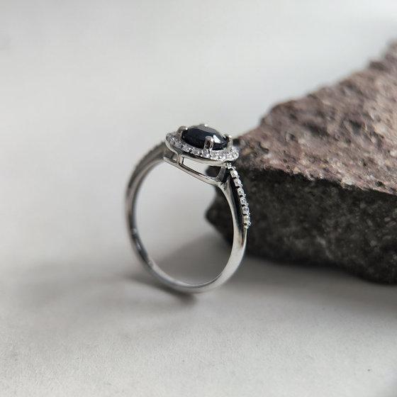Silver ring with sapphire and cubic zirconia