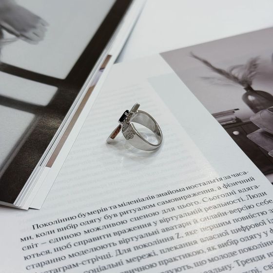 Серебряное кольцо с фианитами