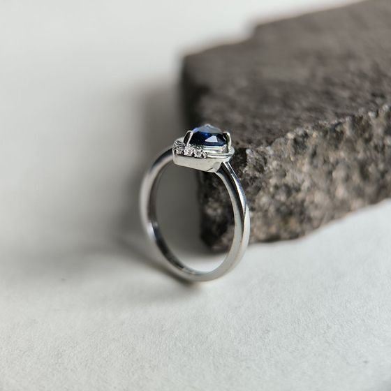 Срібна каблучка із сапфіром nano 0.588ct