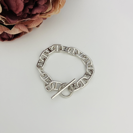 Silver bracelet without stones