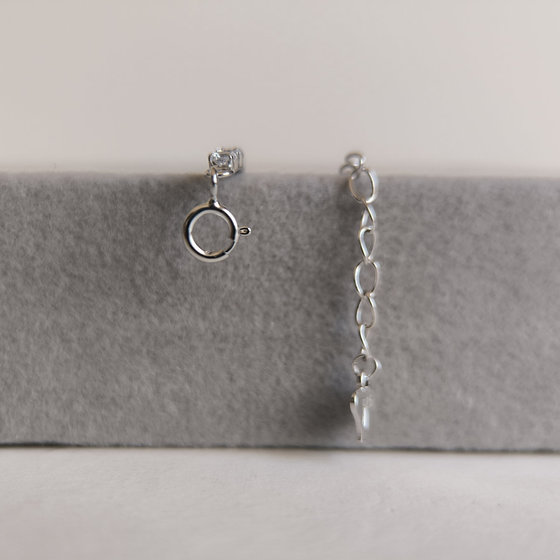 Silver bracelet with cubic zirconia