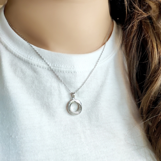 Silver pendant with phianites