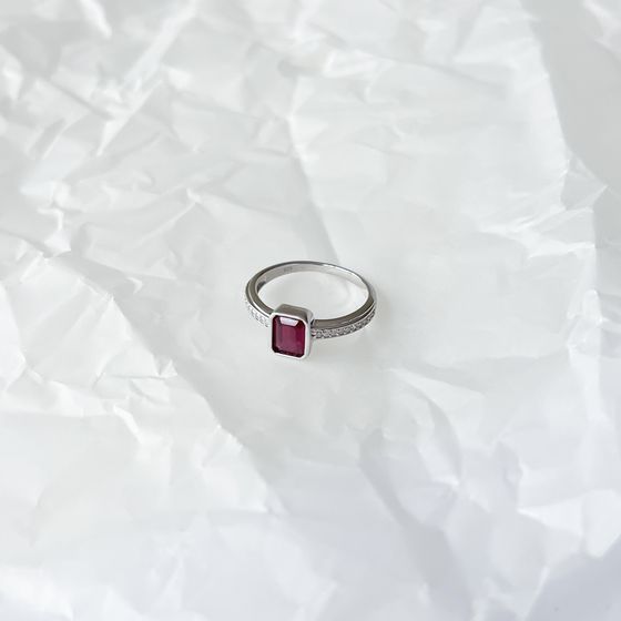 Серебряное кольцо с рубином 1.745ct