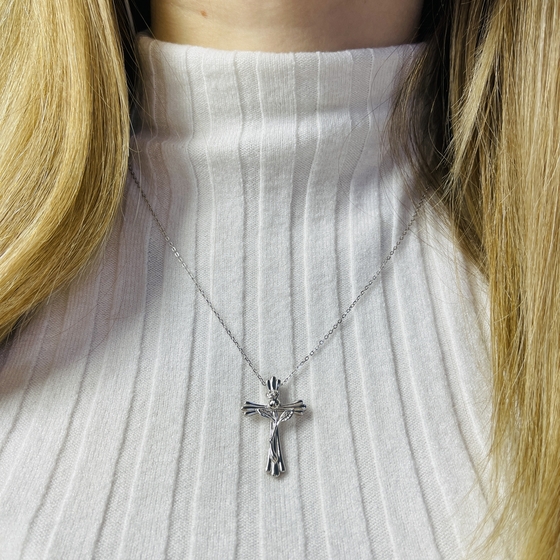 Silver necklace without stones