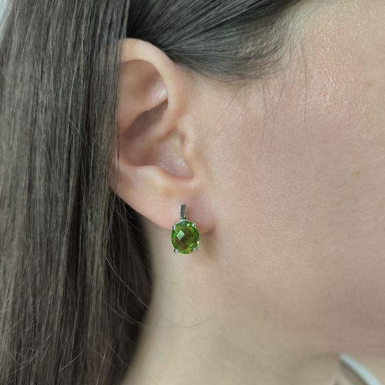 Срібні сережки з хризолітом