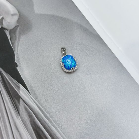 Sterling silver pendant with opal 2.733ct, phianites