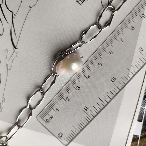 Silver bracelet with baroque pearls