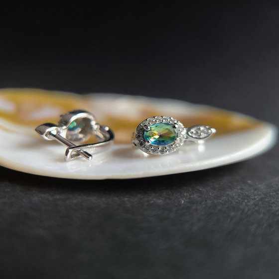 Серебряные серьги с мистик топазом 1.013ct